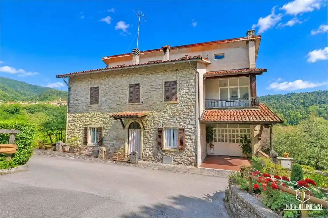 Casa indipendente in vendita a Pontremoli