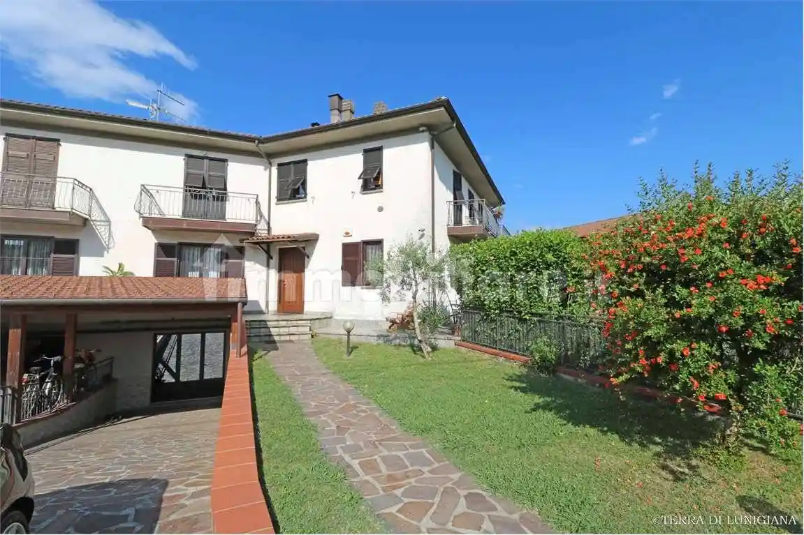 Villetta a schiera in vendita a Villafranca in Lunigiana