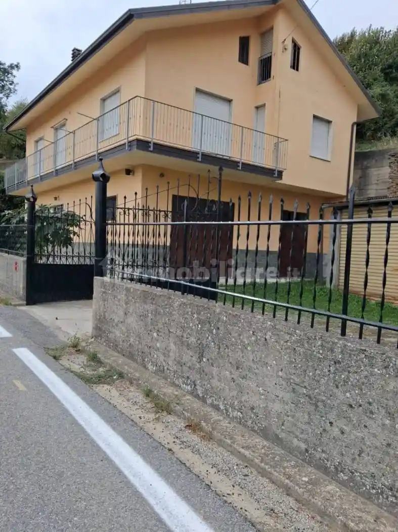 Villa in affitto a Serravalle Langhe