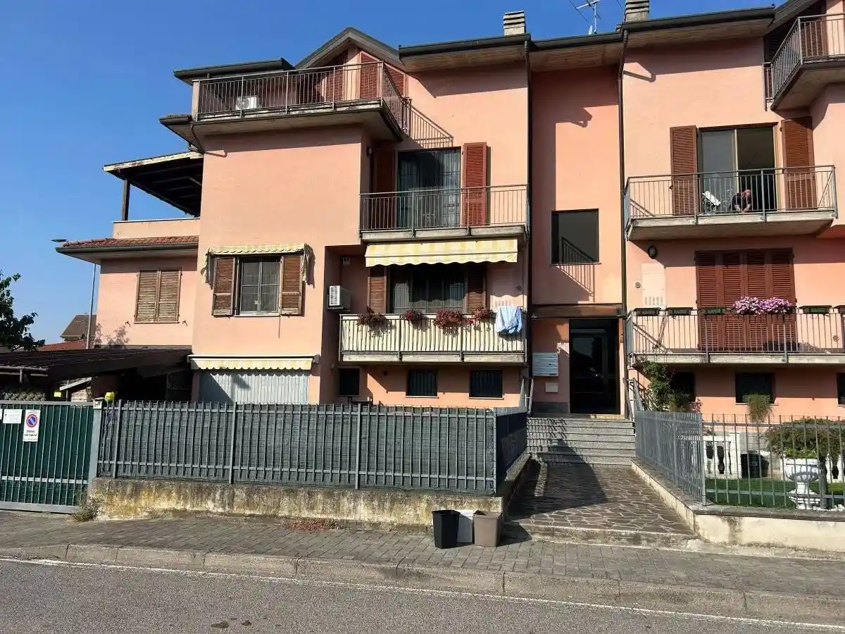Appartamento in vendita a Arzago d'Adda