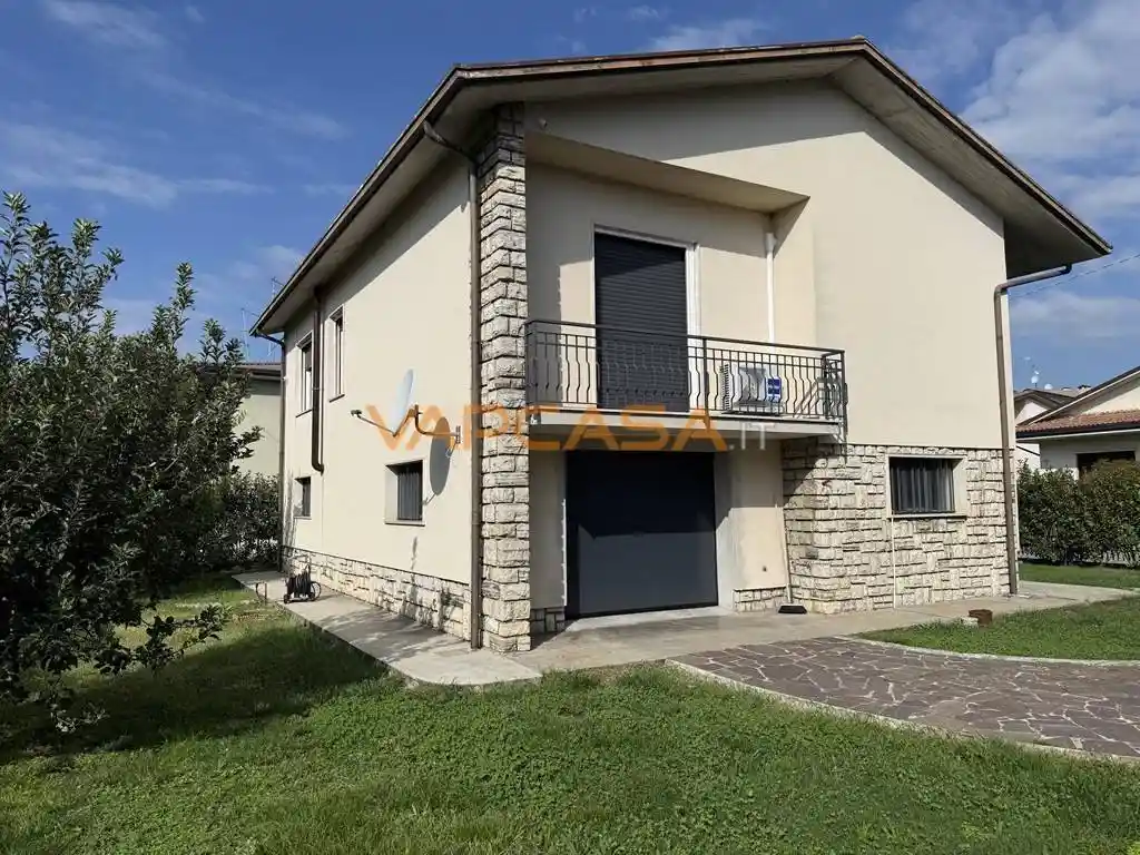 Villa in vendita a Grumello del Monte