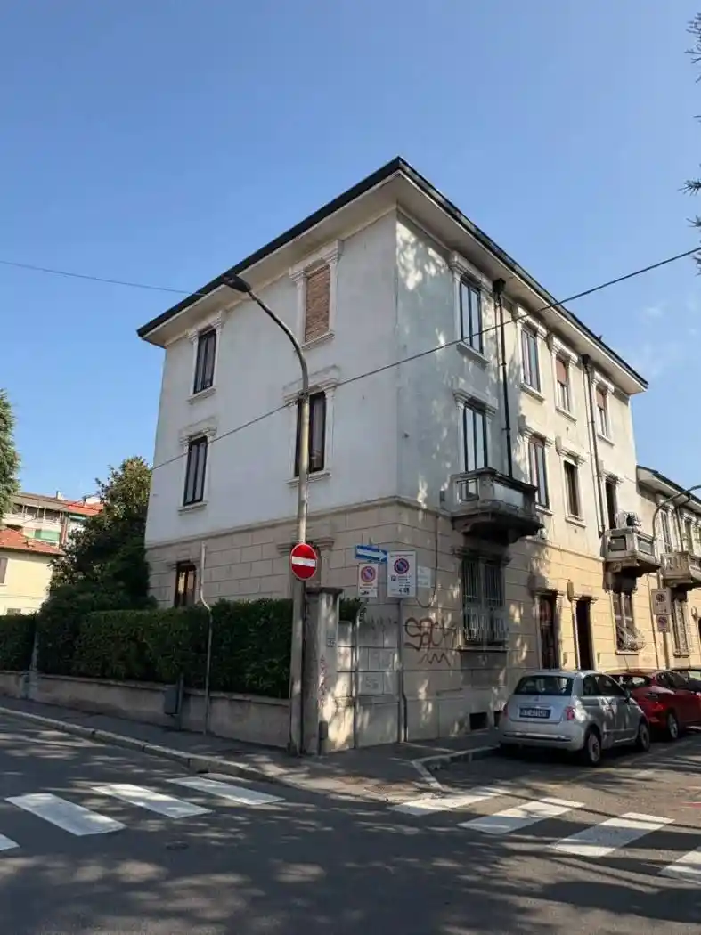 Casa indipendente in vendita a Bollate