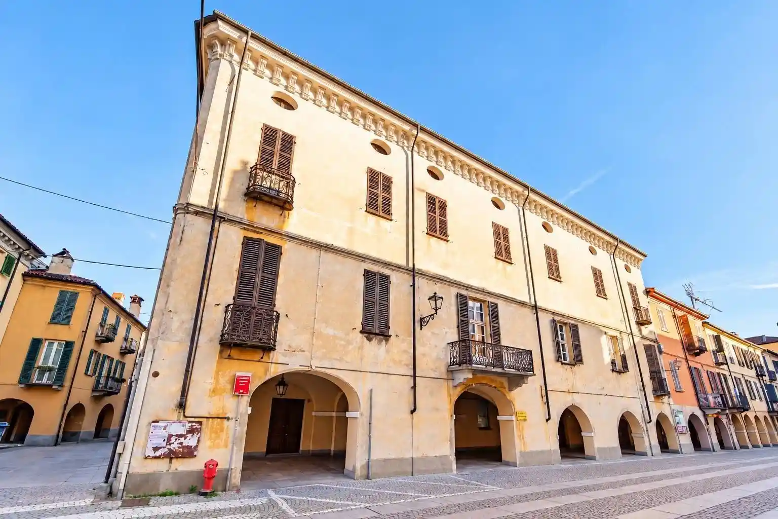 Palazzo - Edificio in vendita a Fossano