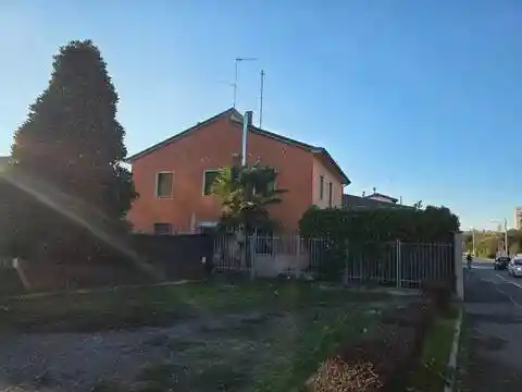Villa in vendita a Stradella