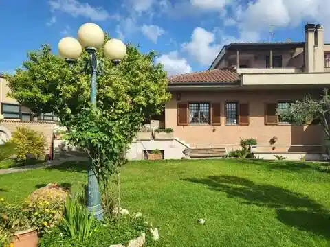 Villa in vendita a Roma