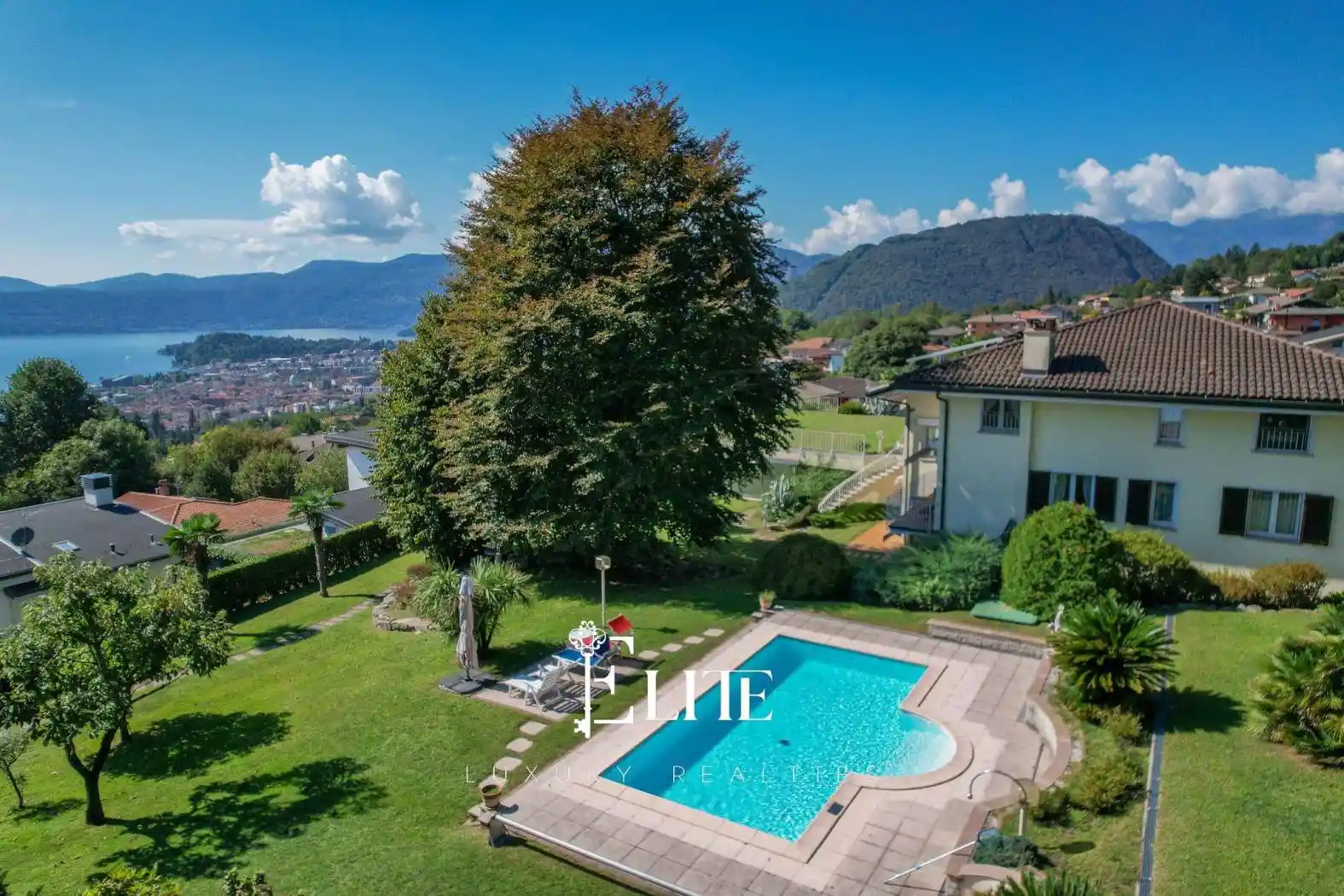 Villa in vendita a Arizzano