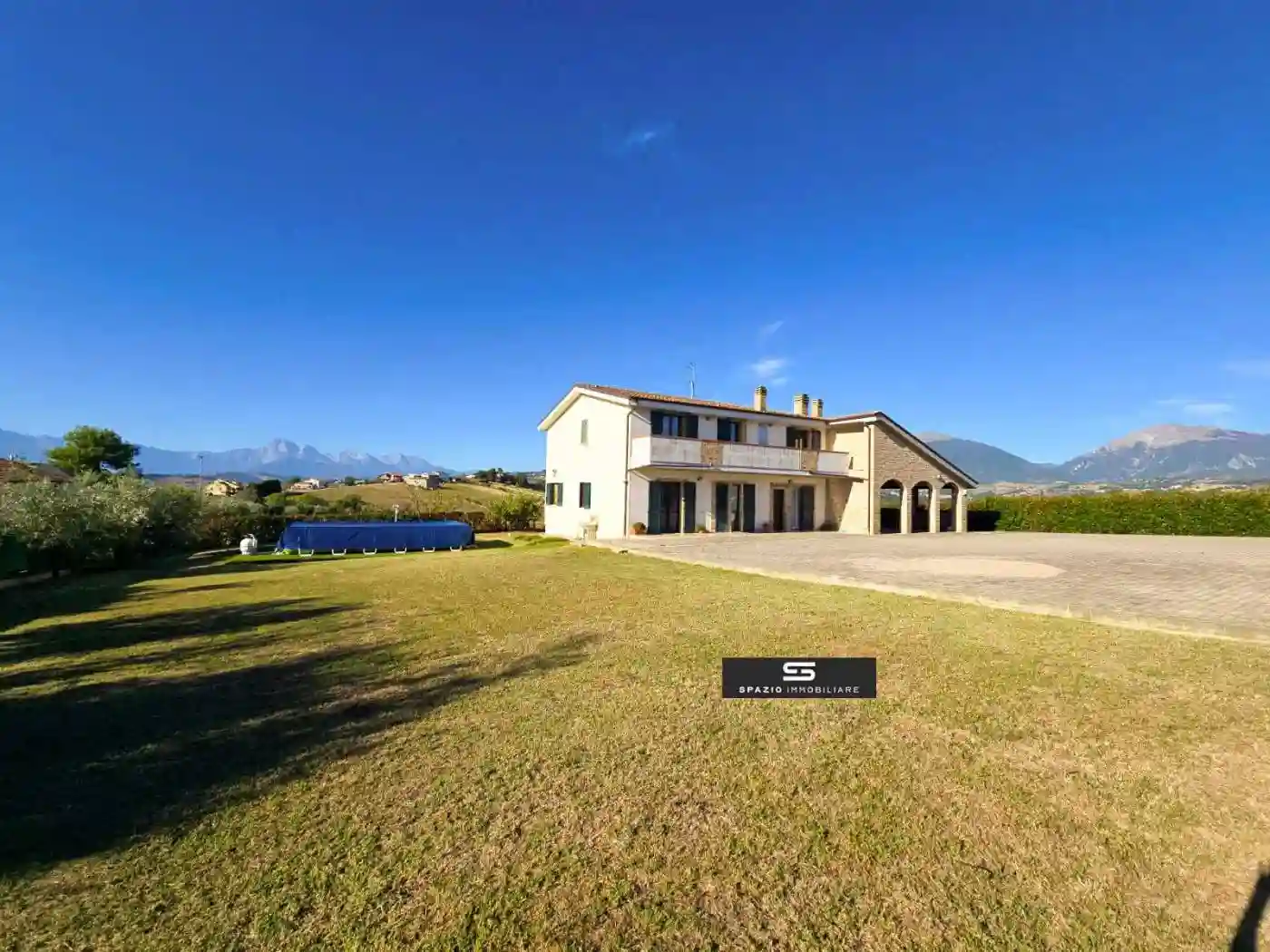 Villa - foto 2