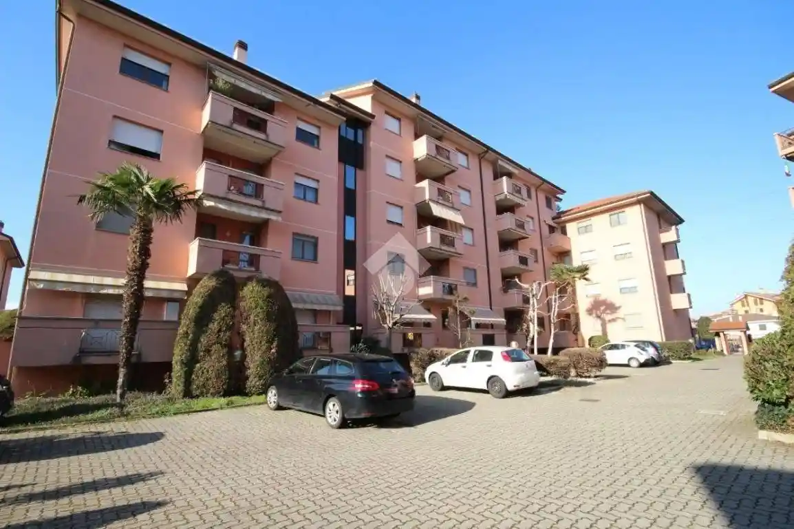 Appartamento in vendita a Bareggio