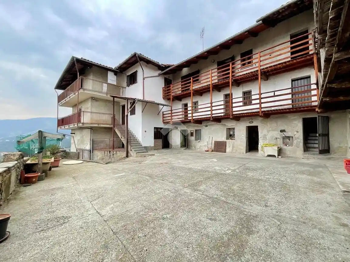 Casa indipendente in vendita a Pratiglione