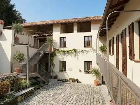 Rustico - Casale in vendita a Proserpio