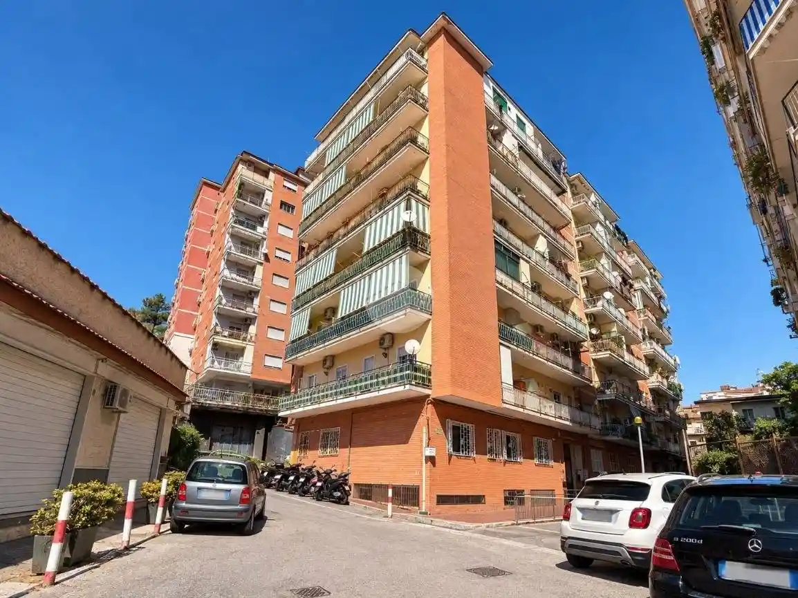 Appartamento in vendita a Napoli