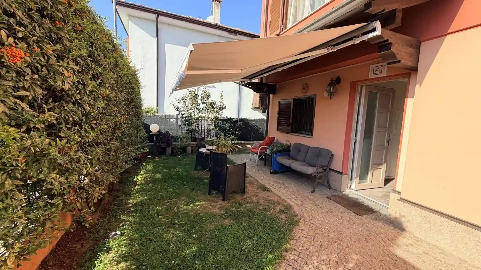 Villa - foto 2