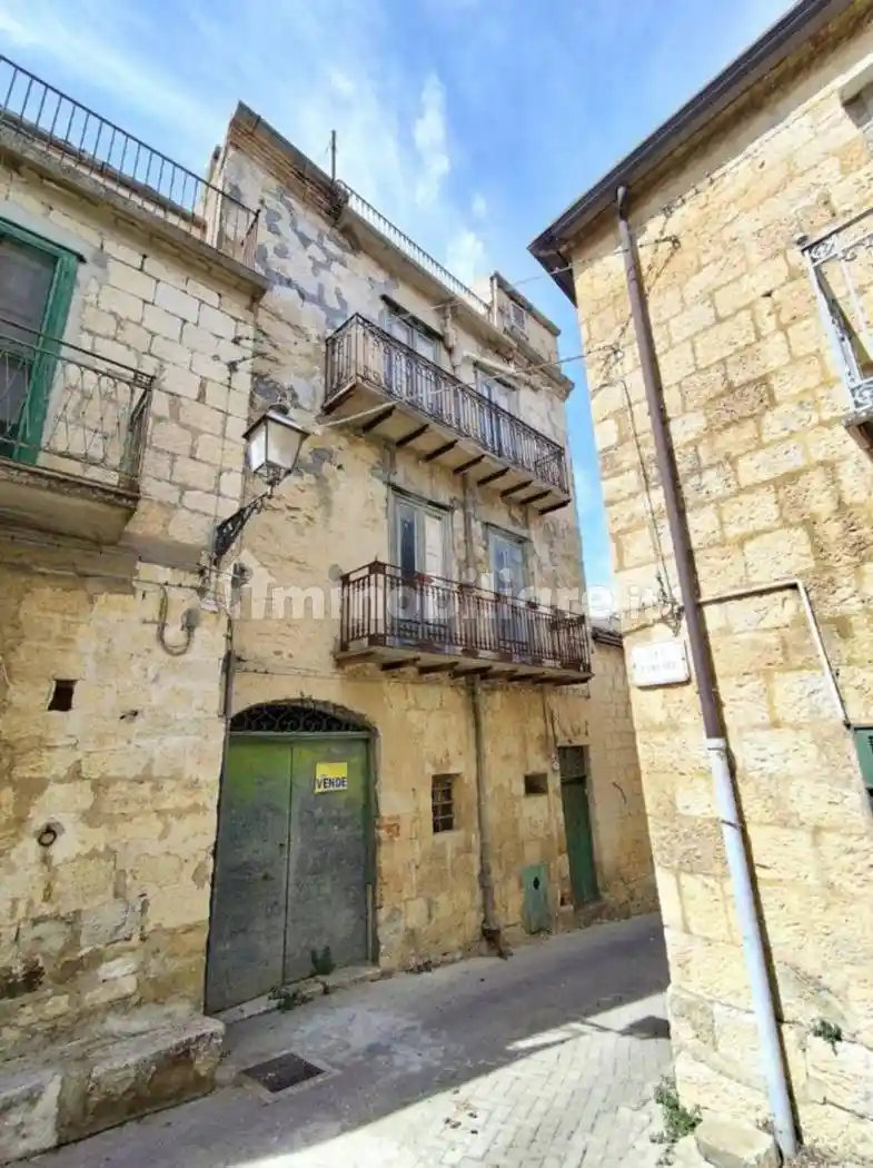 Casa indipendente in vendita a Bompietro
