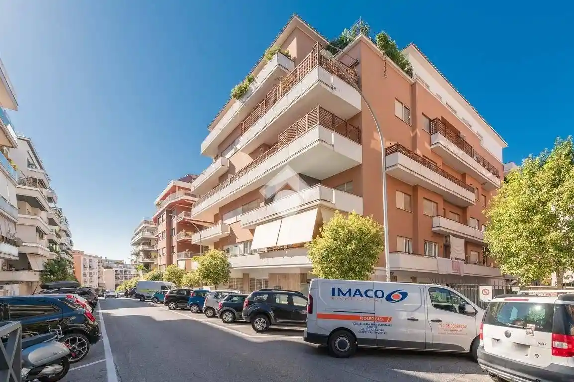 Appartamento in vendita a Roma