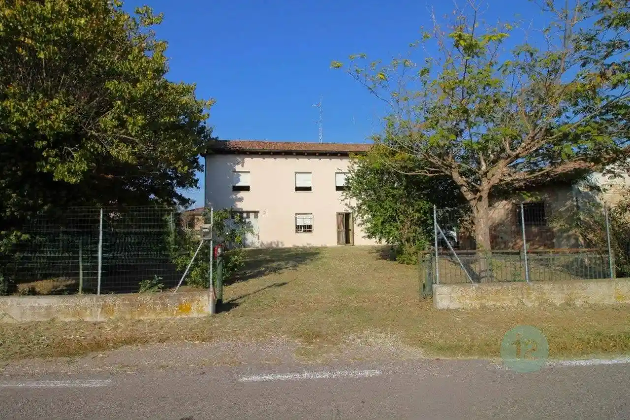 Casa indipendente in vendita a Rolo