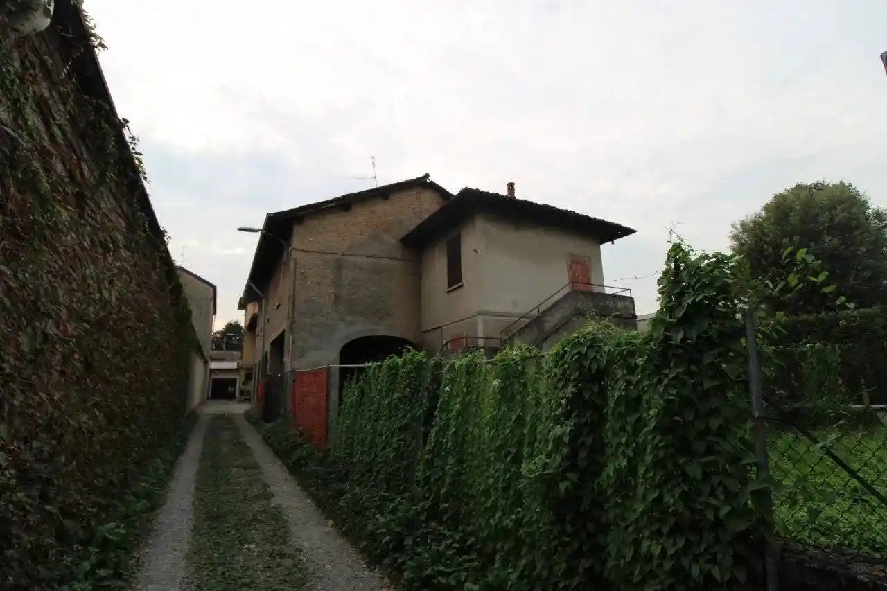 Rustico - Casale in vendita a Sovico