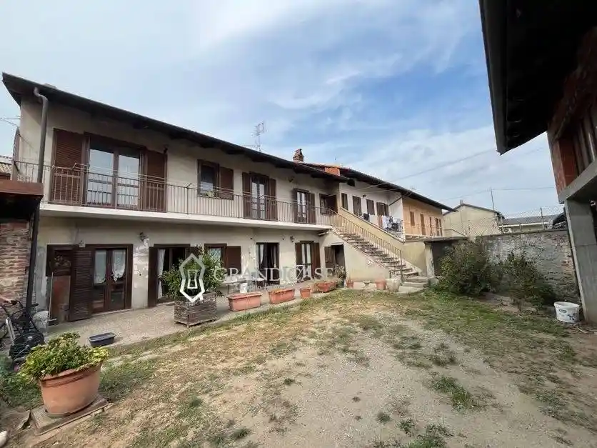 Casa indipendente in vendita a Rondissone