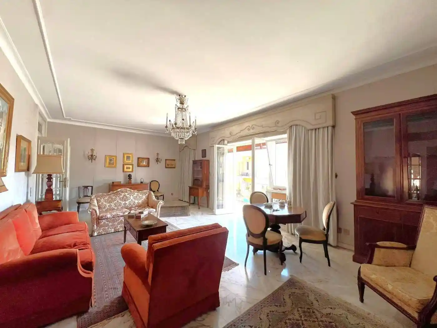 Appartamento in vendita a Napoli