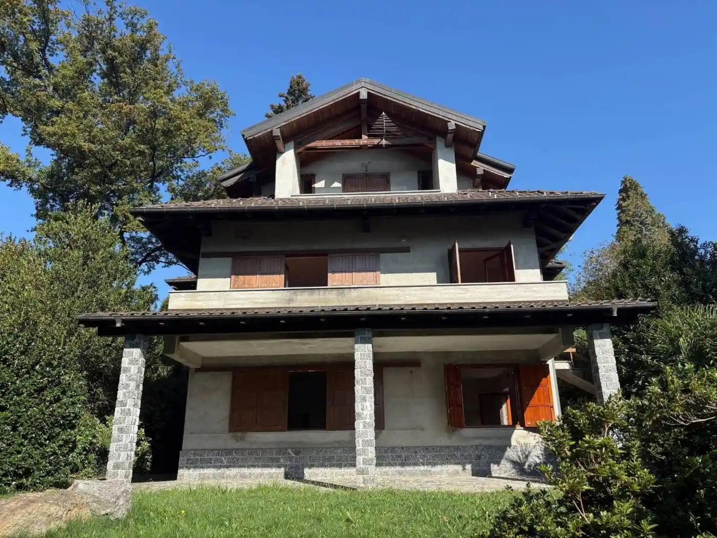 Villa in vendita a Arizzano