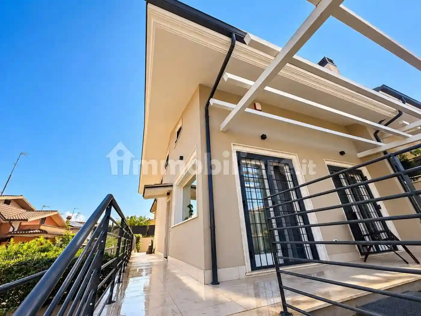 Villa - foto 2
