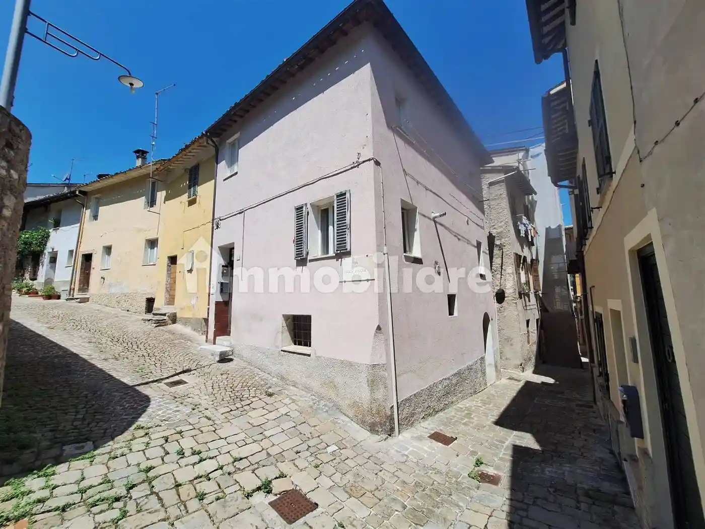 Casa indipendente in vendita a San Severino Marche