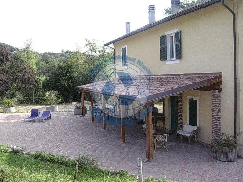 Villa in vendita a Piana Crixia