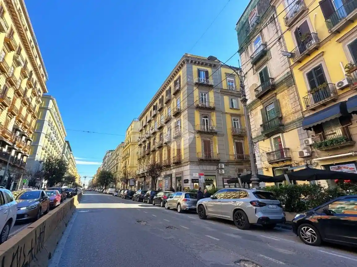 Appartamento in vendita a Napoli