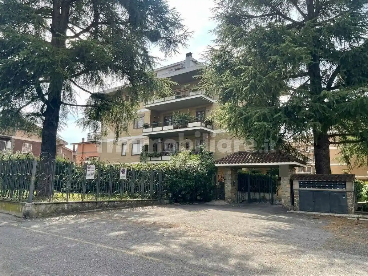 Appartamento in vendita a Roma