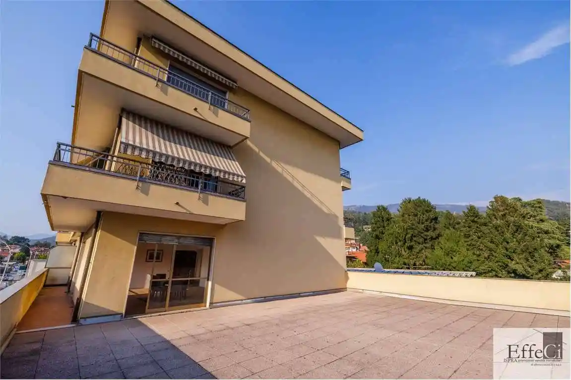 Appartamento in vendita a Gavirate