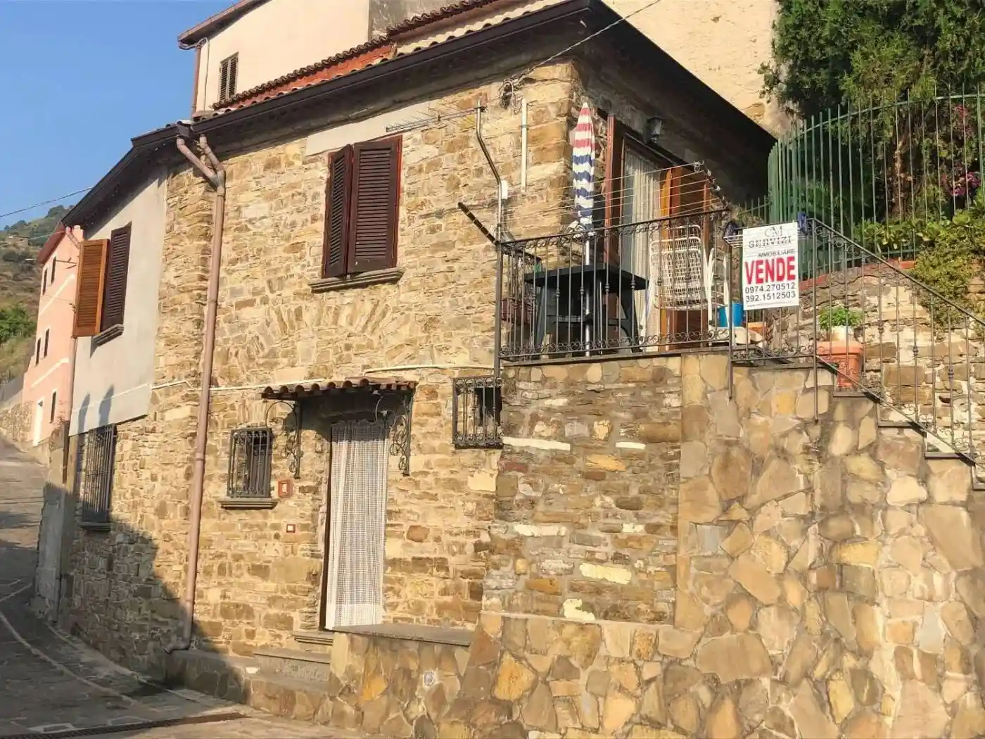 Villa in vendita a Serramezzana