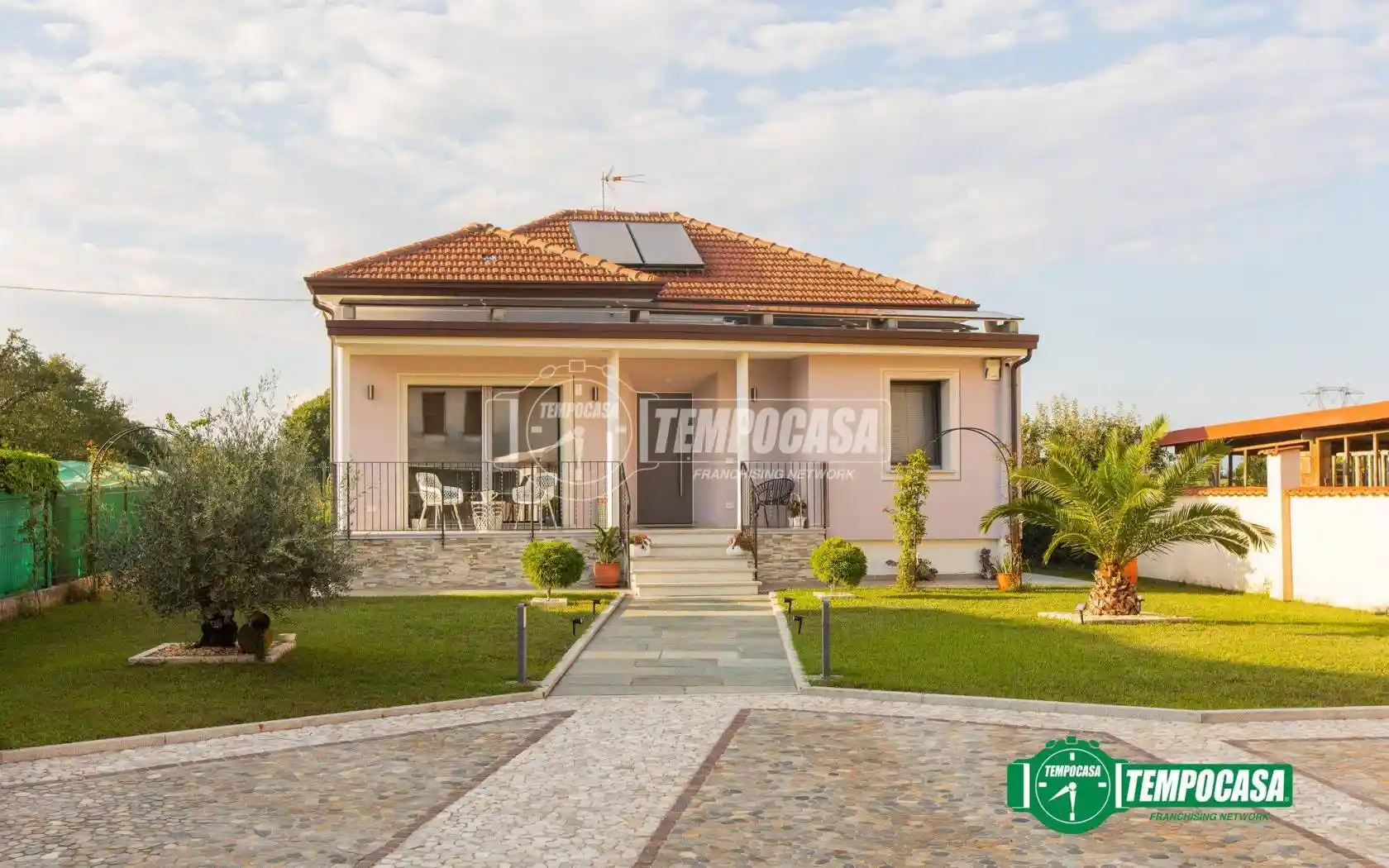 Villa in vendita a Oleggio
