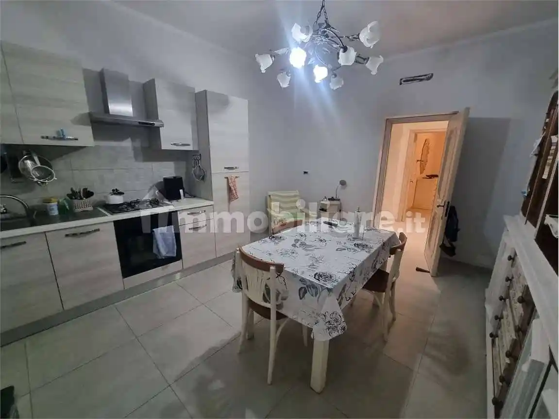 Appartamento in affitto a Sarzana