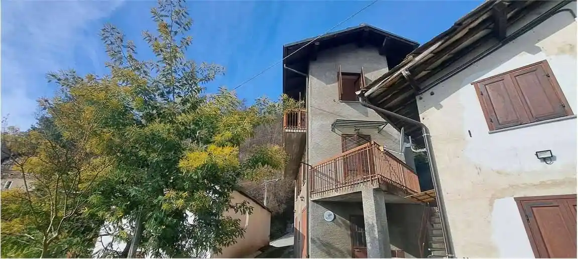 Appartamento in vendita a Pomaretto