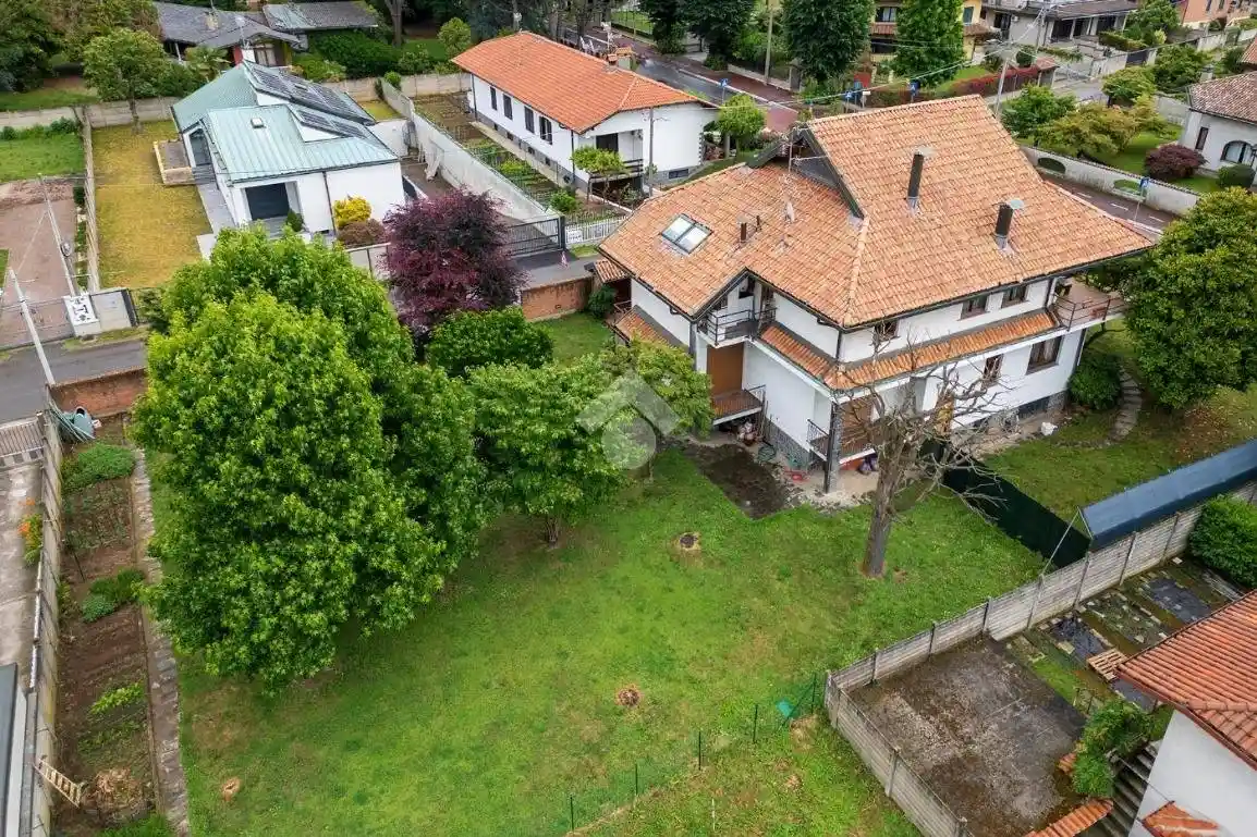 Casa indipendente in vendita a Gorla Minore