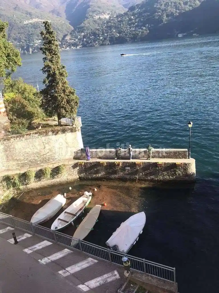 Appartamento in affitto a Carate Urio