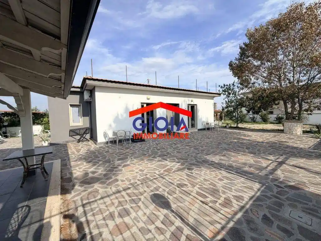 Appartamento in affitto a Mondragone