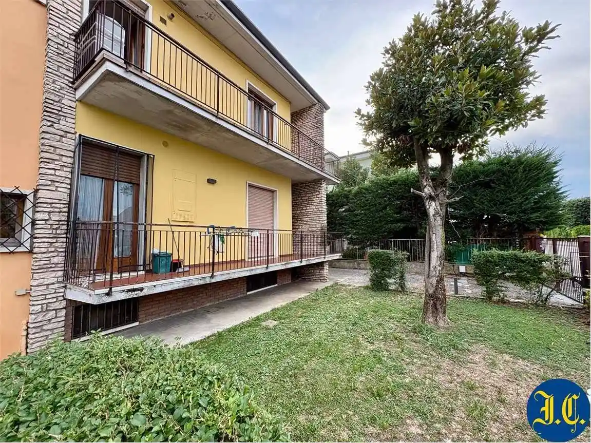 Appartamento in vendita a Villafranca di Verona