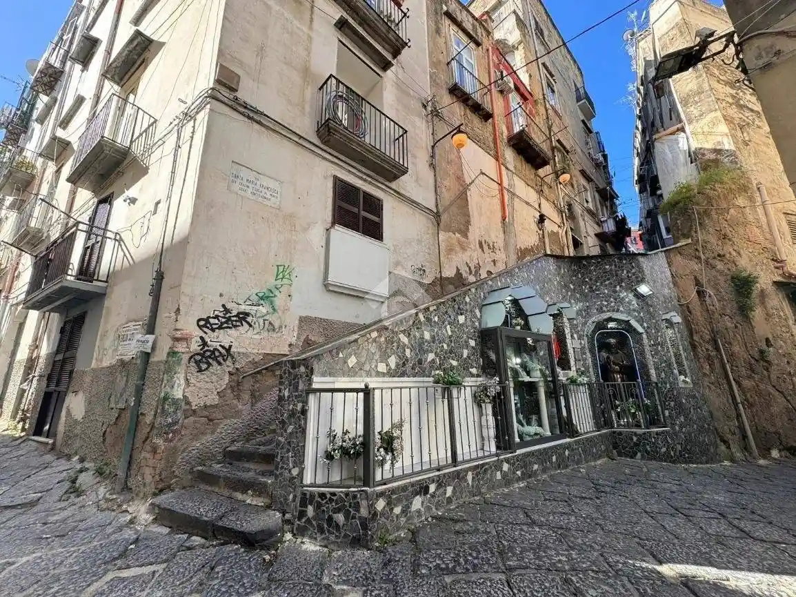 Appartamento in vendita a Napoli