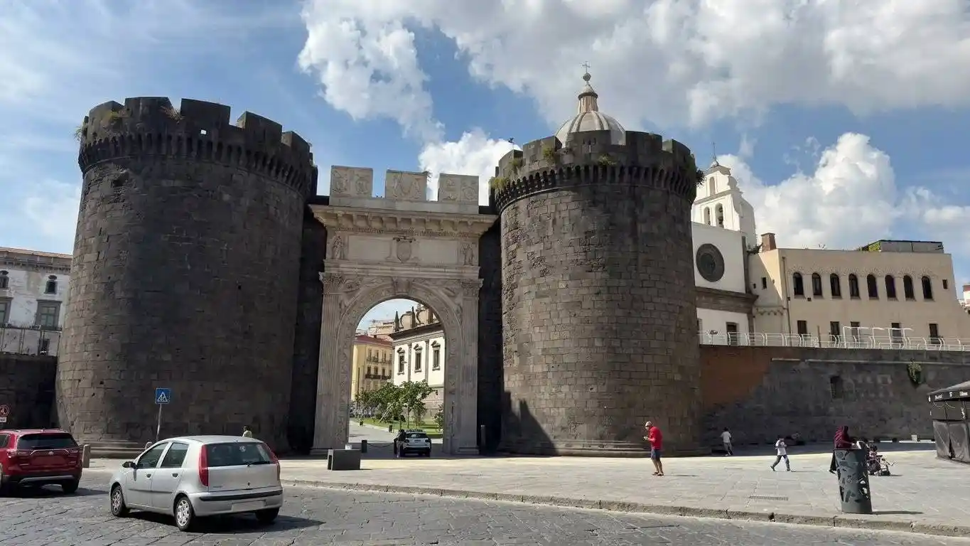 Appartamento in vendita a Napoli