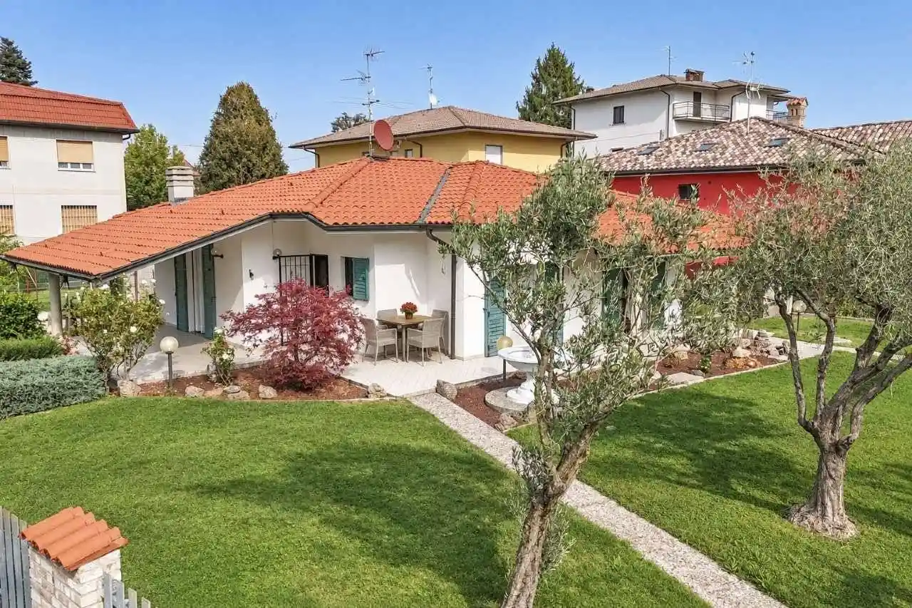 Villa in vendita a Boltiere