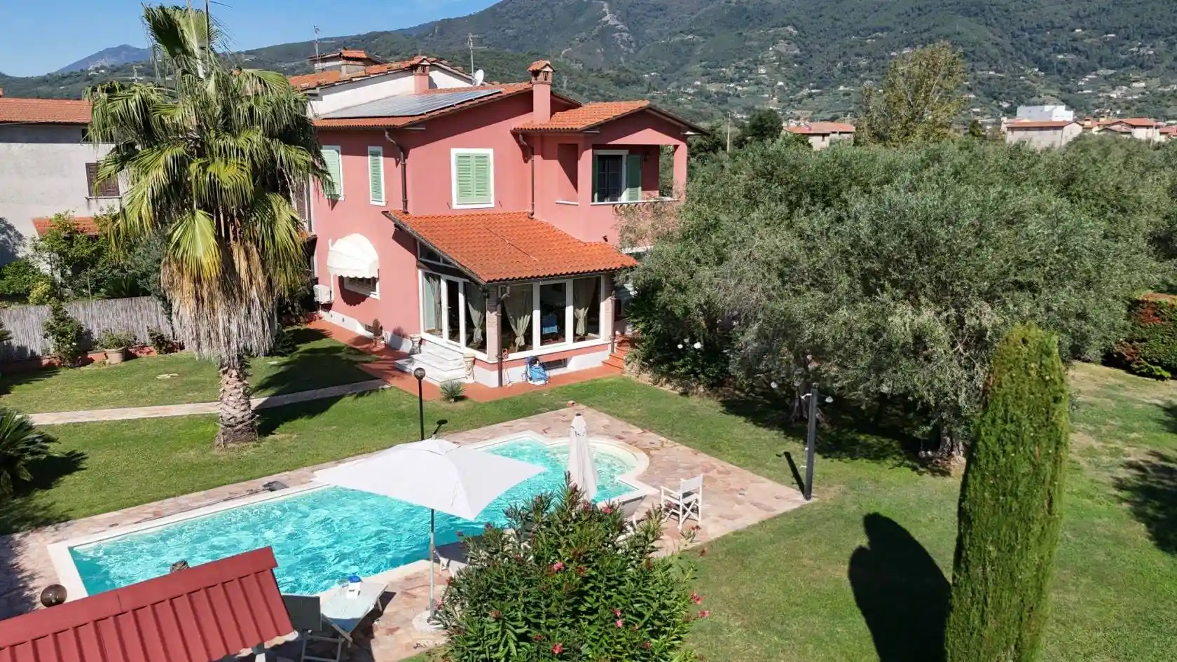 Villa in vendita a Seravezza