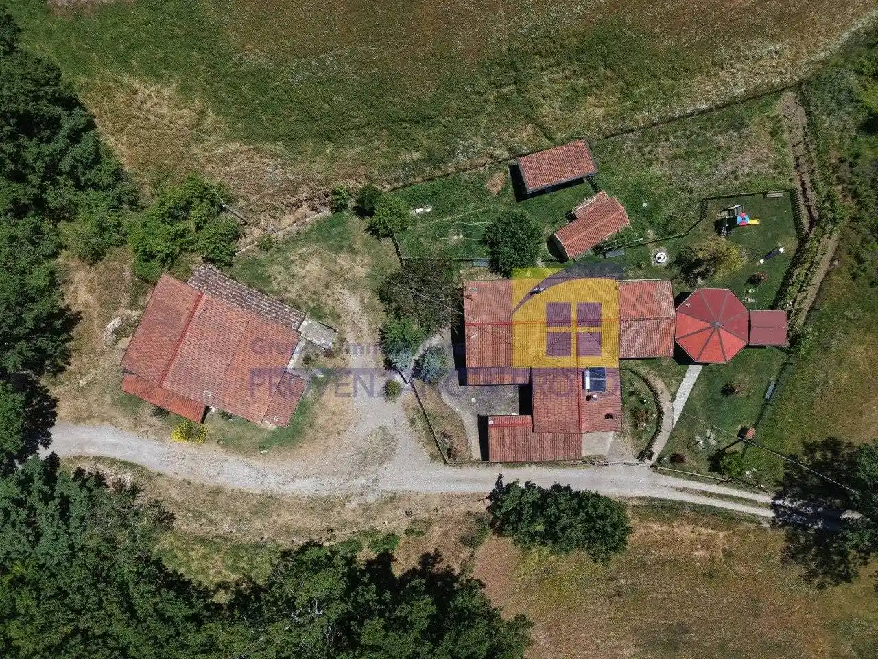 Palazzo - Edificio in vendita a San Costantino Albanese
