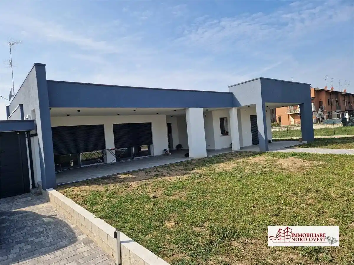 Villa in vendita a Corbetta
