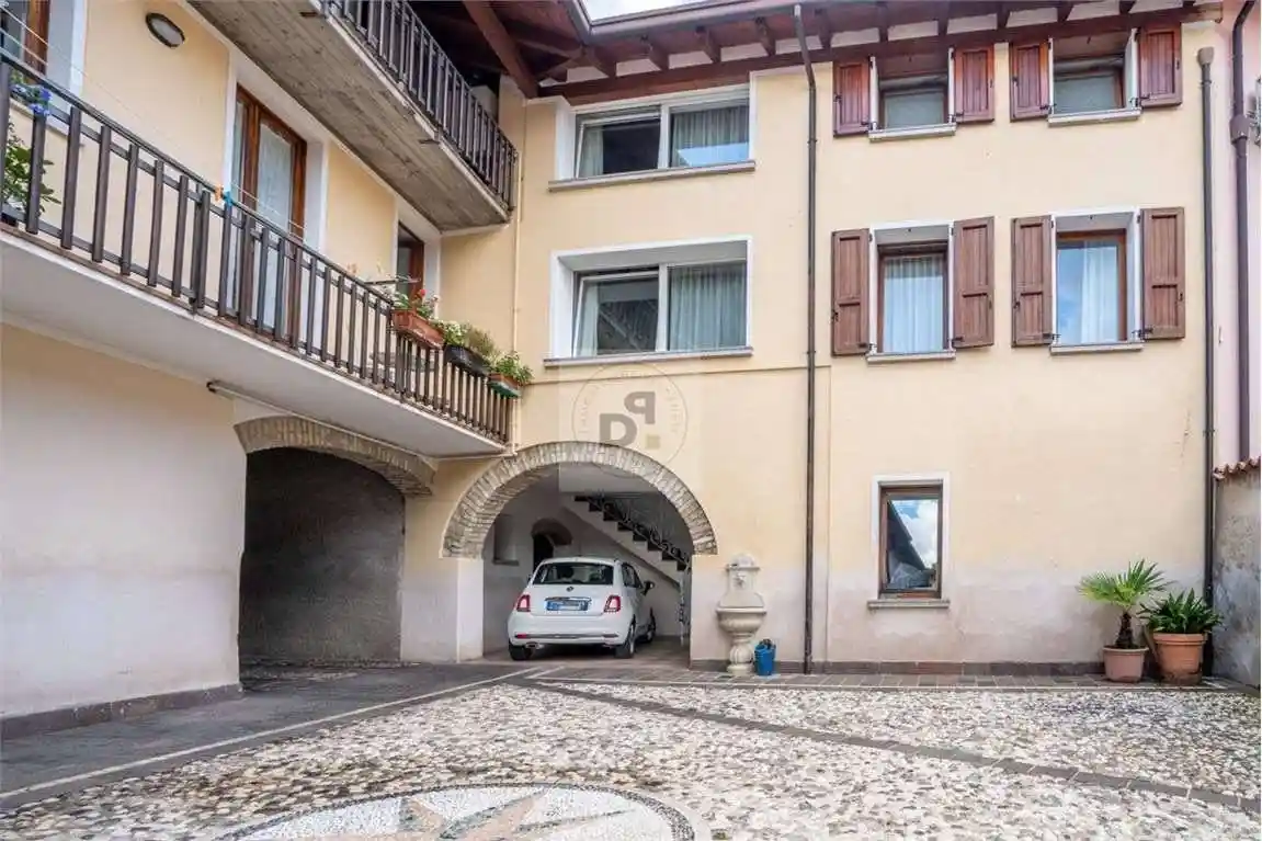 Palazzo - Edificio in vendita a Manerba del Garda