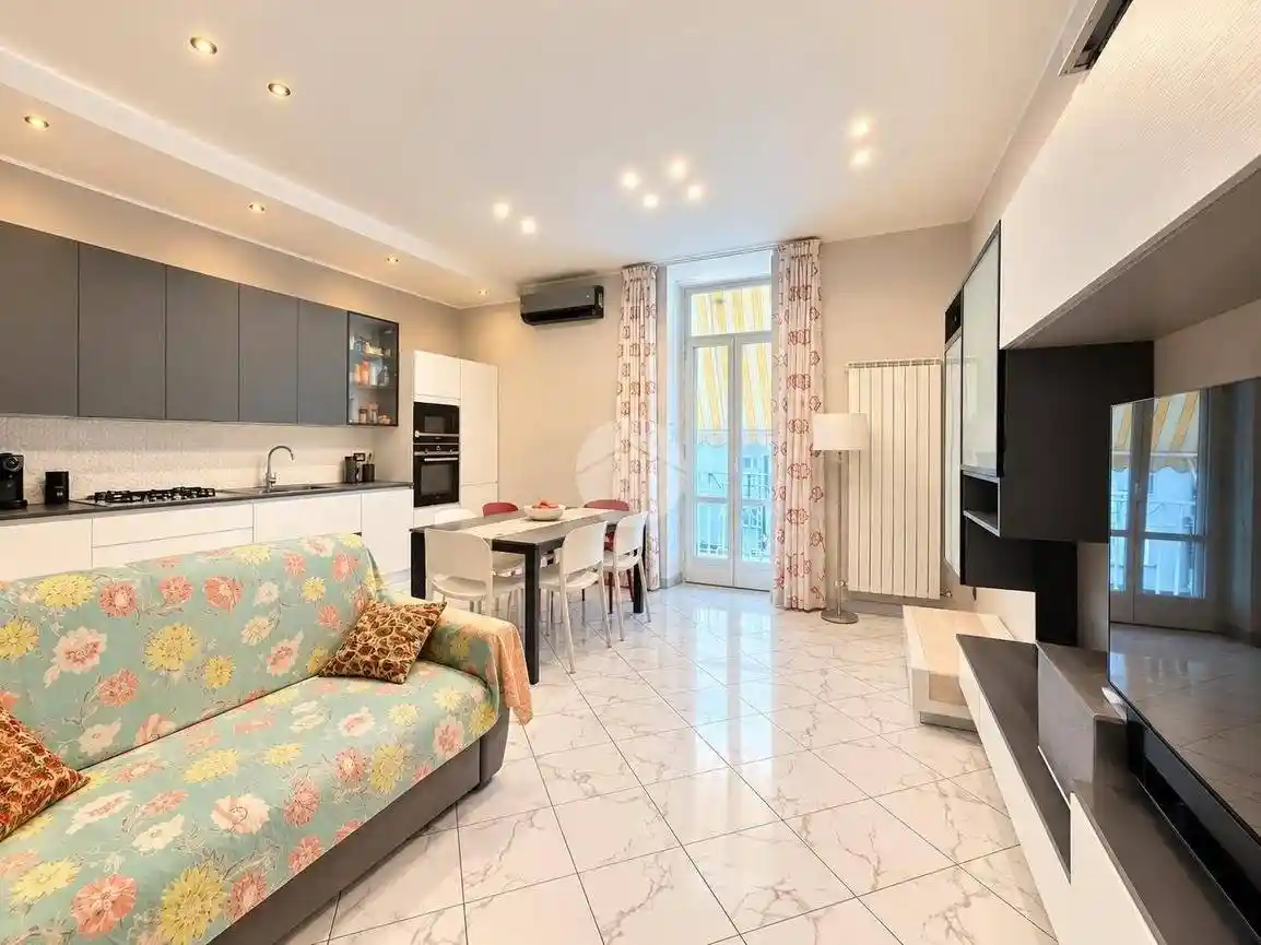 Appartamento in vendita a Napoli