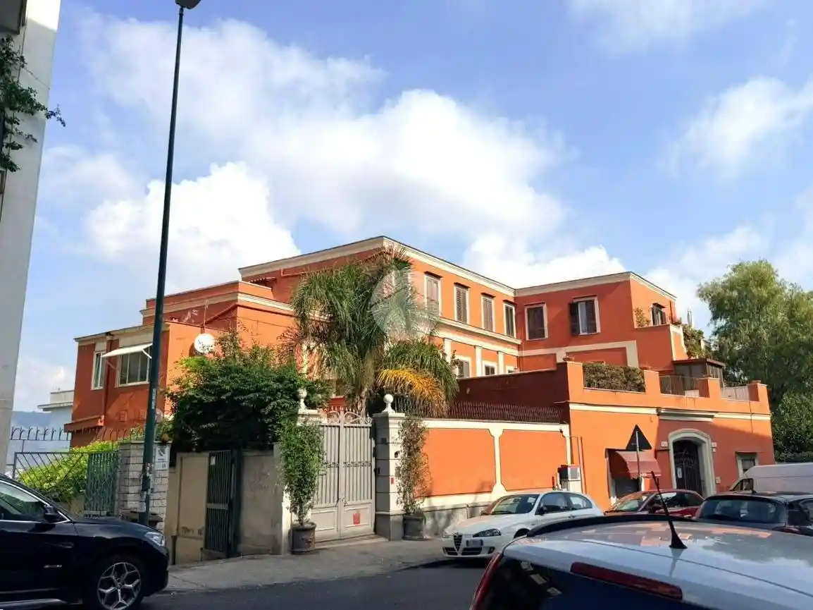 Appartamento in vendita a Napoli