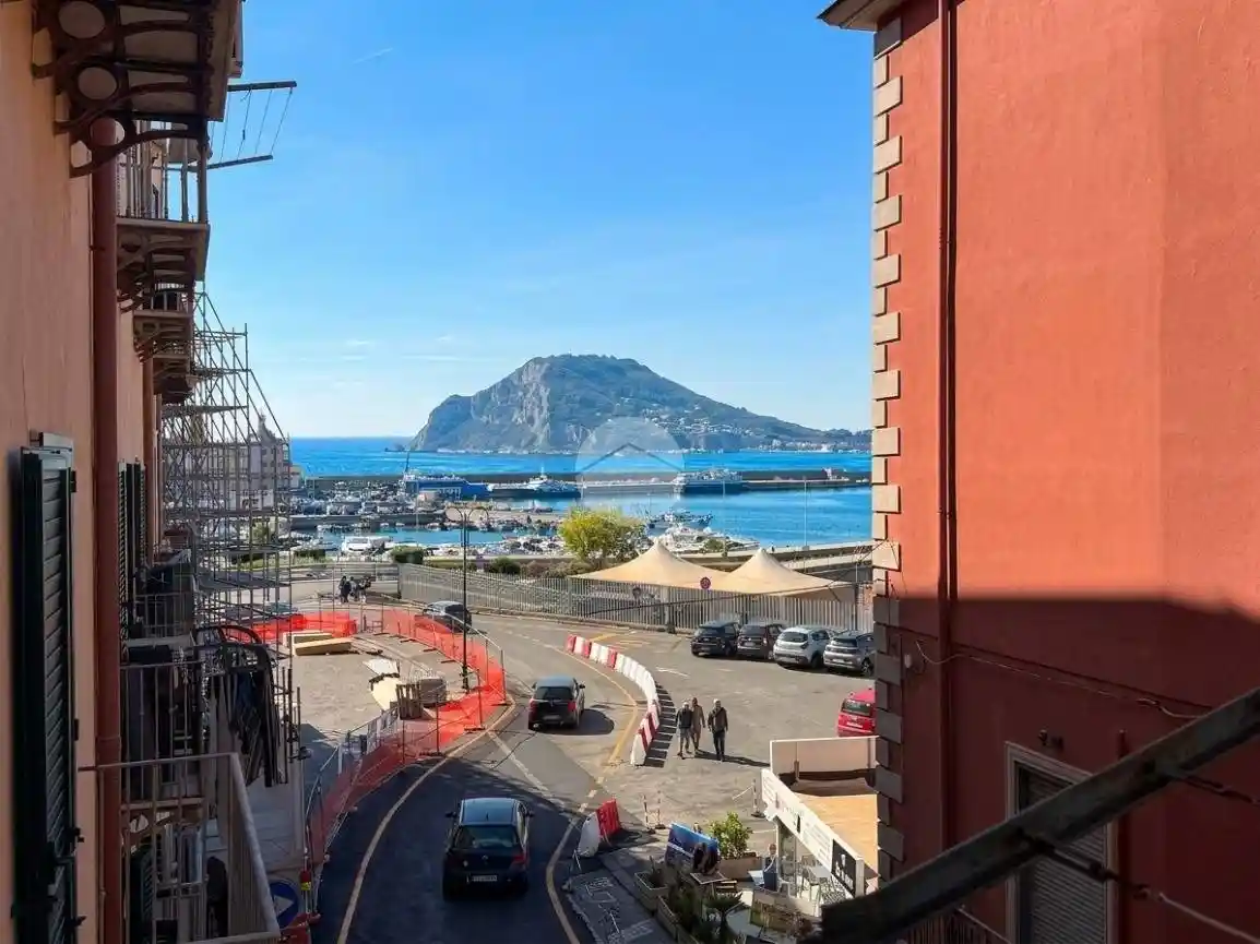 Appartamento in vendita a Pozzuoli