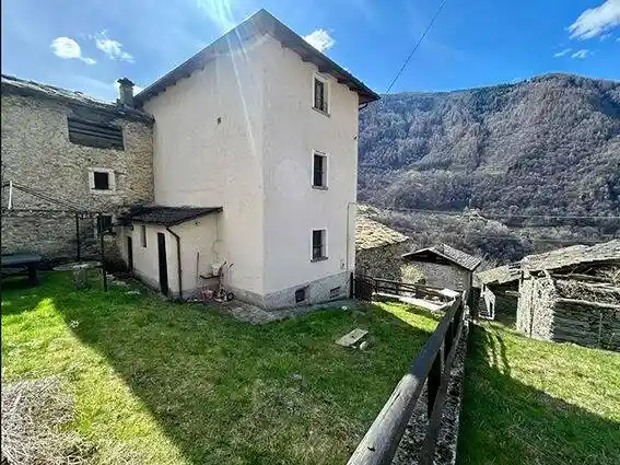 Casa indipendente in vendita a Spriana