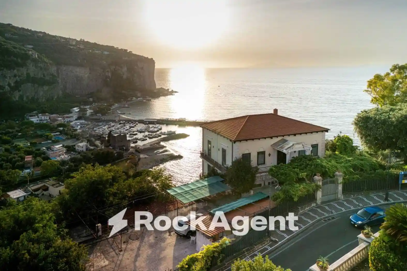 Palazzo - Edificio in vendita a Vico Equense