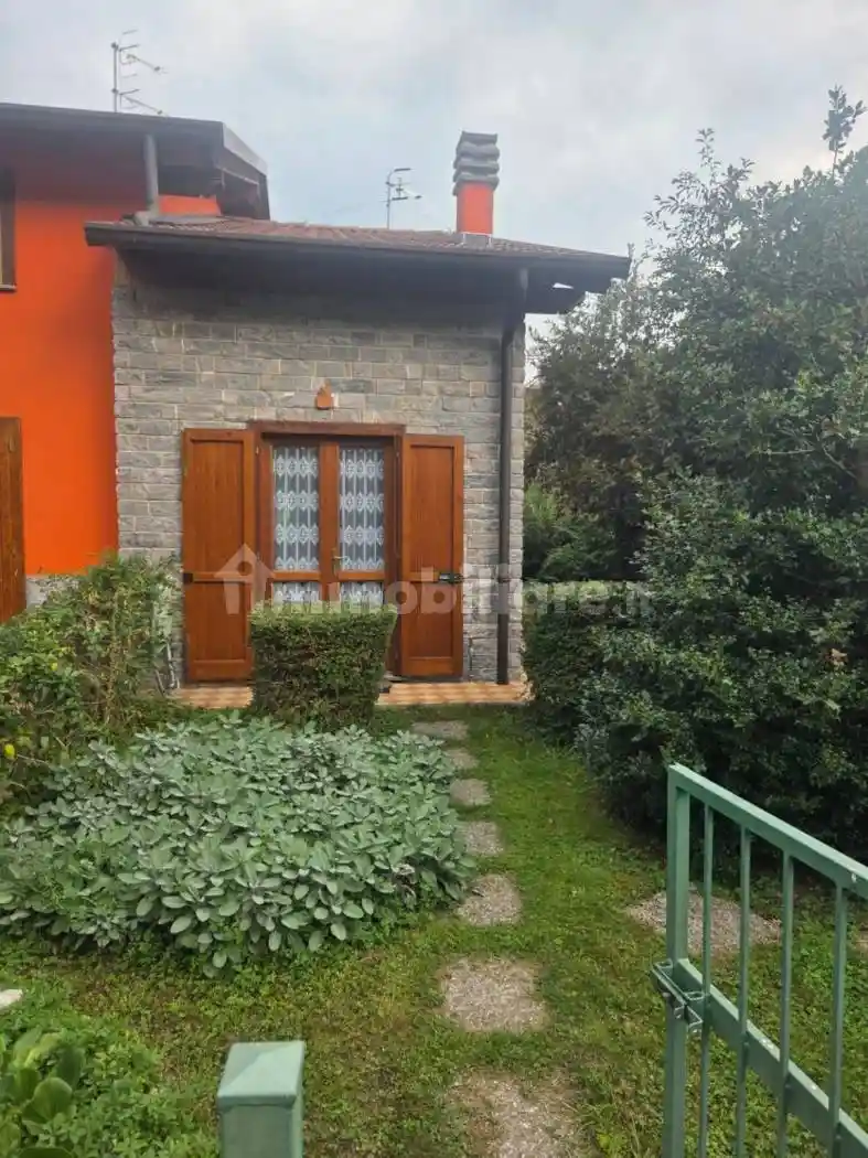 Villetta a schiera in vendita a Val Brembilla